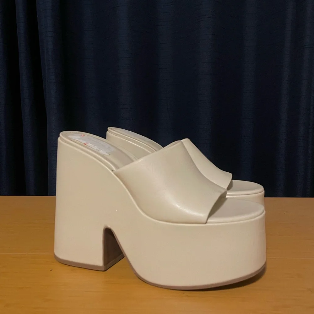 Larroude Miso Platform Sandals